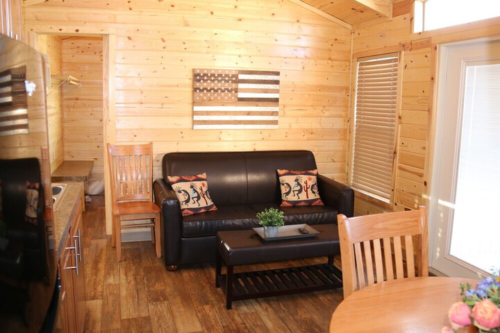 Room 5 of 18