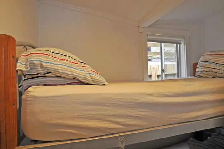 Room 4 of 13