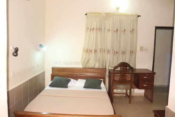 Room 7 of 15