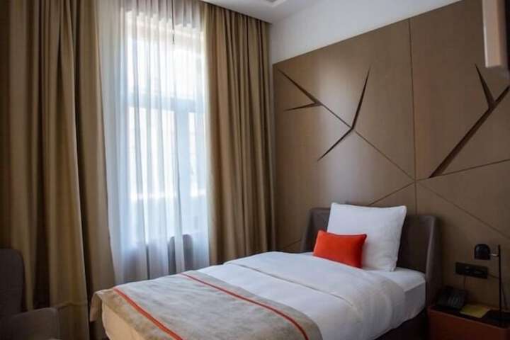Room 10 of 58