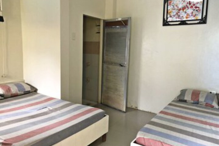 Room 12 of 20