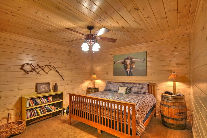 Room 4 of 4