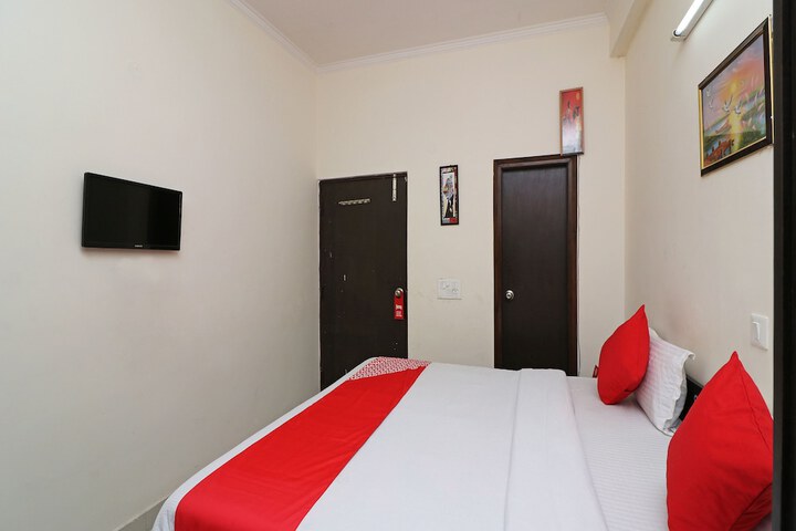Room 12 of 22