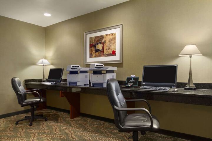 Business Center 60 of 68