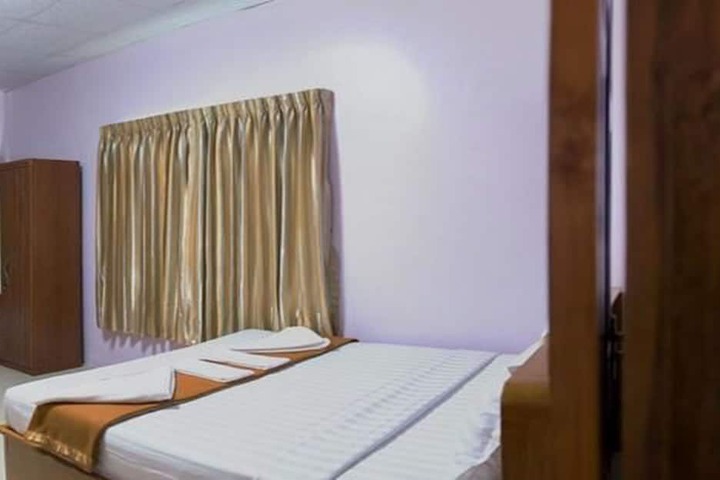 Room 6 of 24