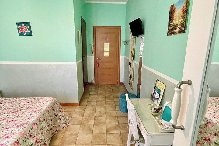 Room 83 of 140