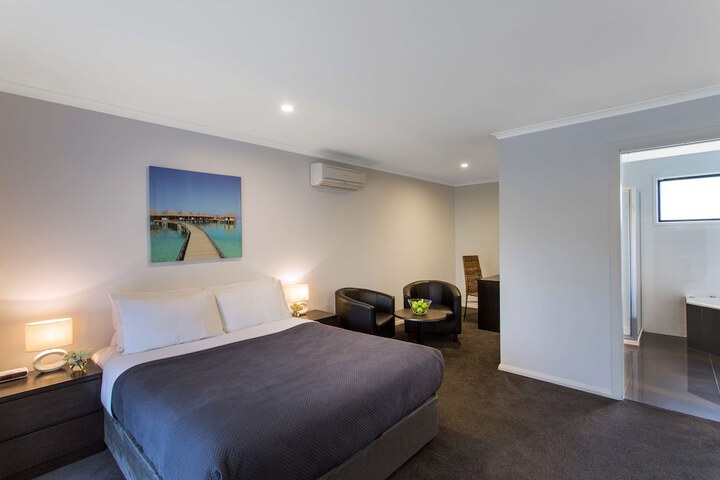 Room 9 of 21