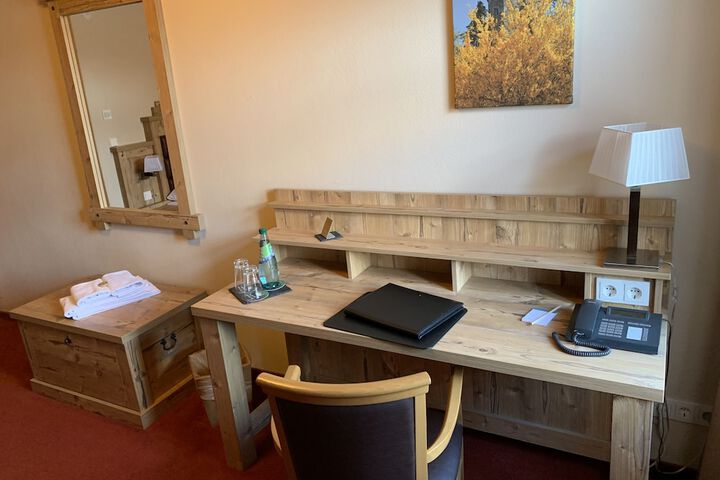 Room 7 of 19