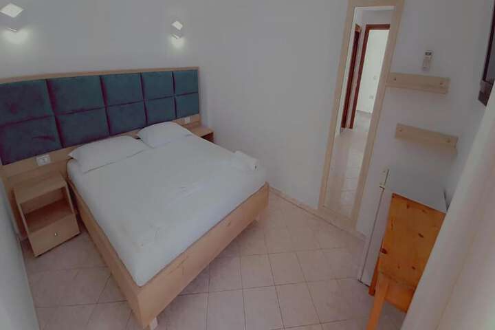 Room 30 of 50