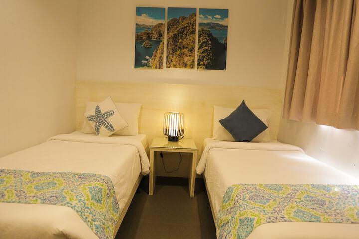 Room 11 of 42