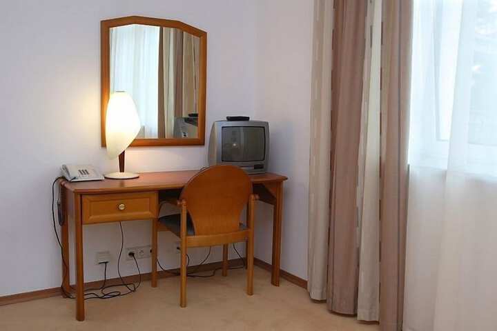 Room 17 of 45