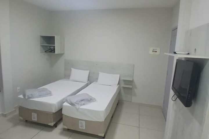 Room 13 of 16