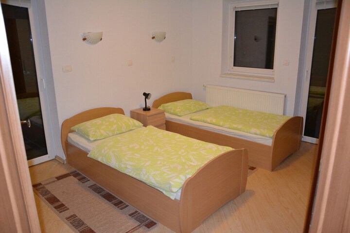 Room 4 of 32