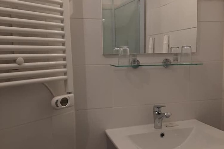 Room 30 of 72