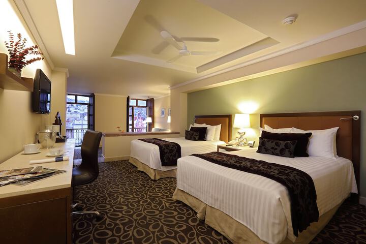 Room 6 of 44