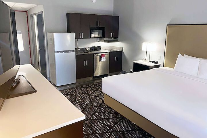 1 King Bed