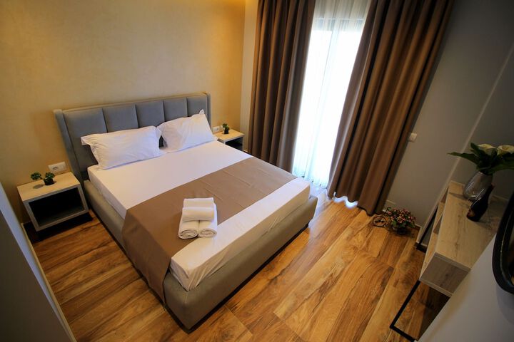 Room 3 of 52