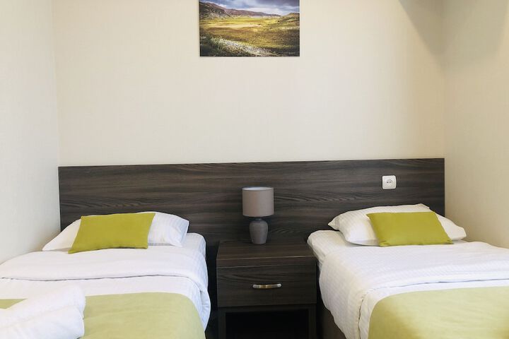 Room 5 of 69