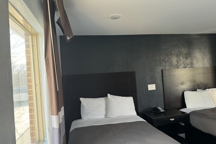 2 Double Beds (5 of 6)