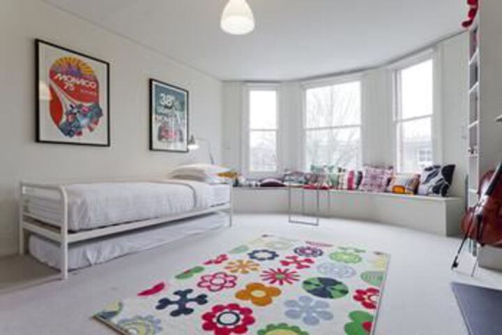 Room 40 of 166