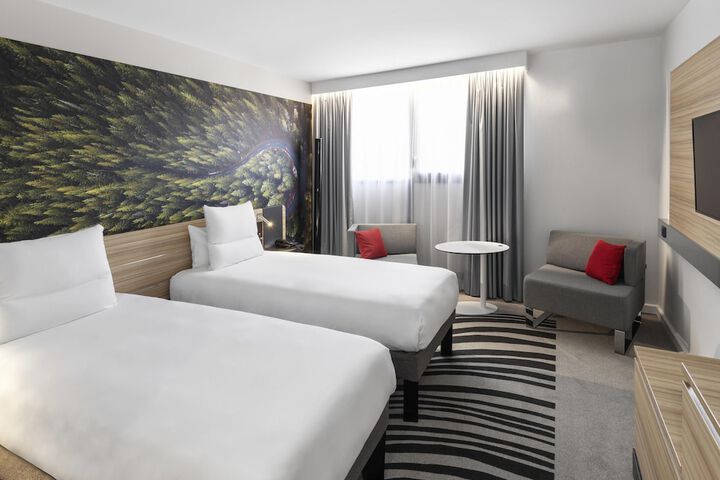Room 10 of 31
