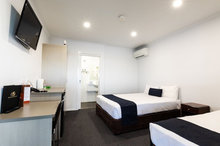 Room 9 of 43