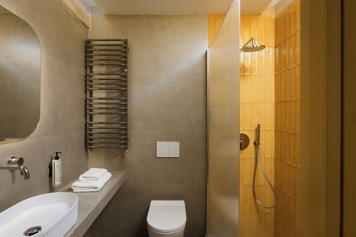 Room 54 of 65