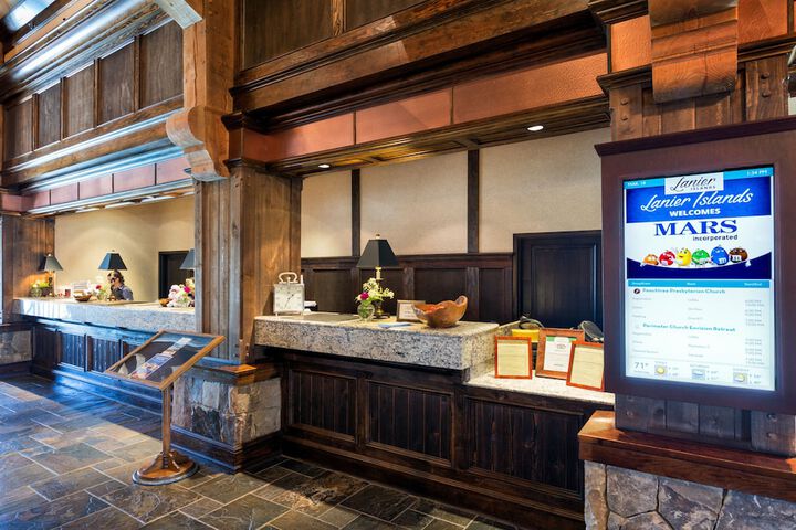 Entrance & Lobby