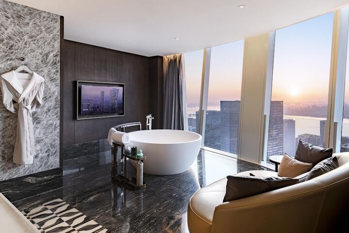 Room 46 of 84