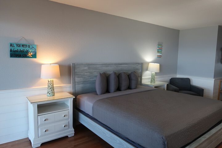Room 7 of 65