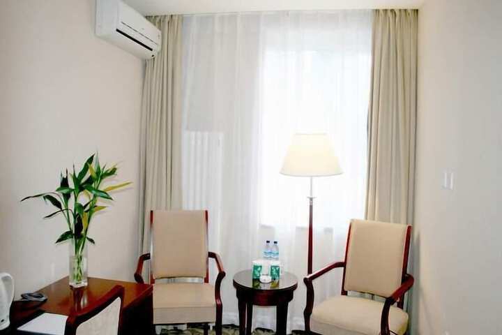 Room 7 of 10
