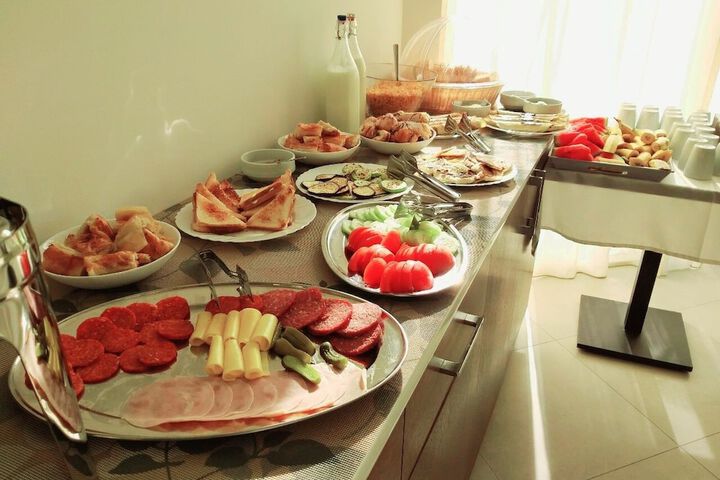 Dining 40 of 49