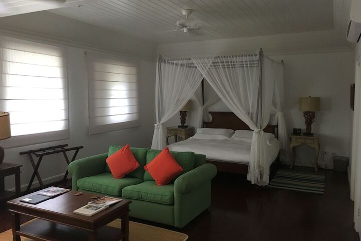 Room 27 of 60