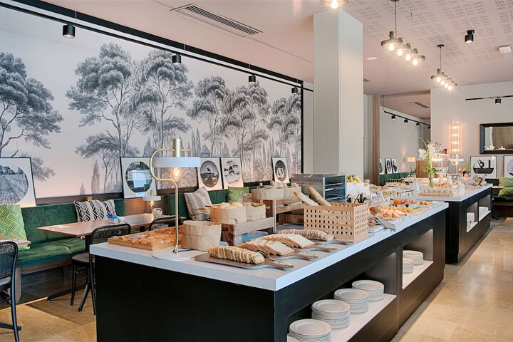 Breakfast area