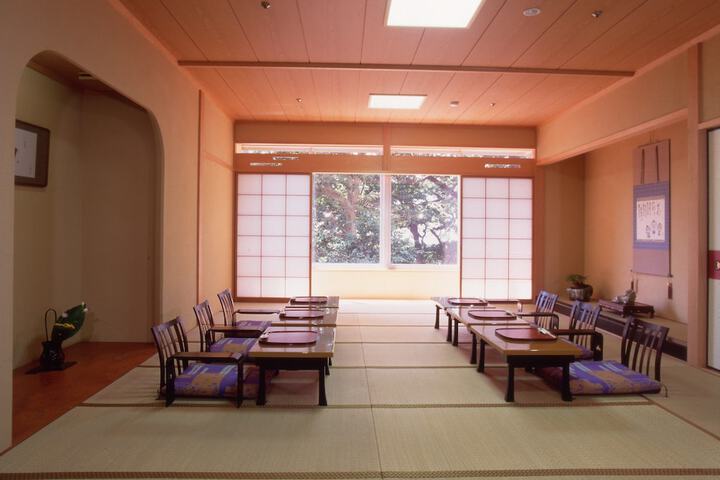 Ballroom/Hall 114 of 131