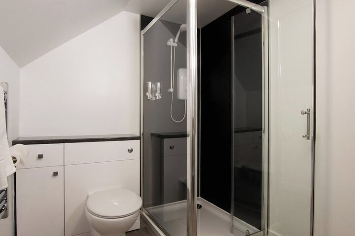 Room 52 of 82