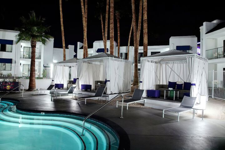 Pool 45 of 113