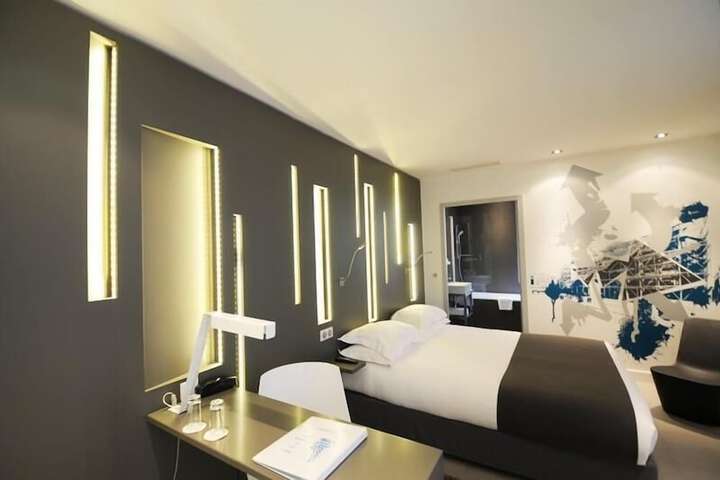 Room 19 of 32