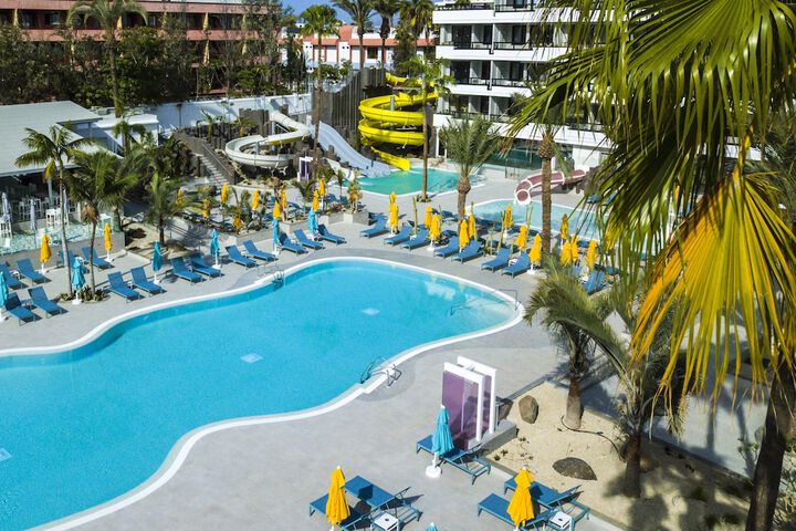 Pool Hotel