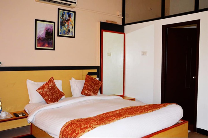 Room 12 of 52