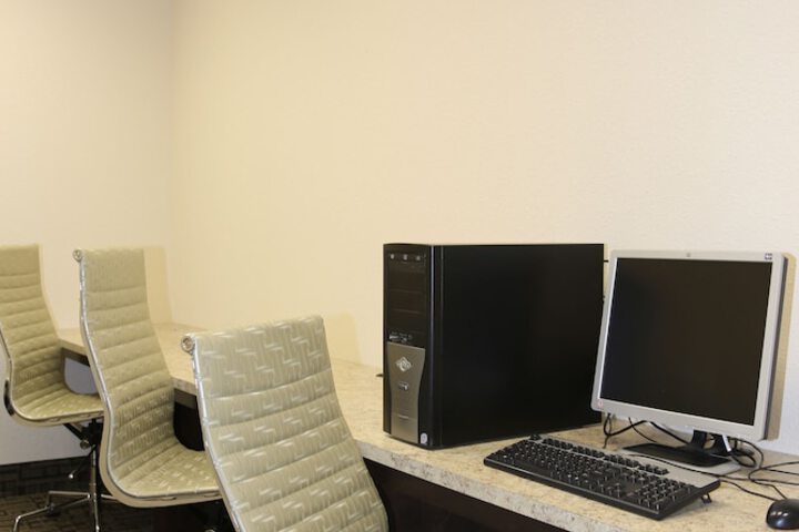 Business Center 22 of 25