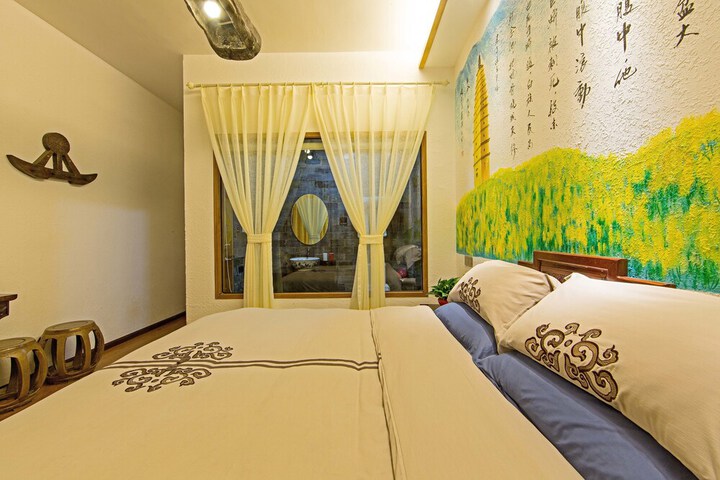 Room 17 of 108