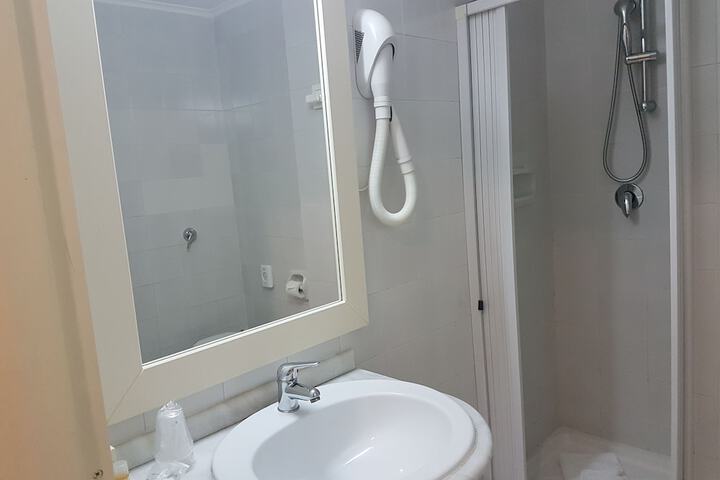 Room 8 of 17