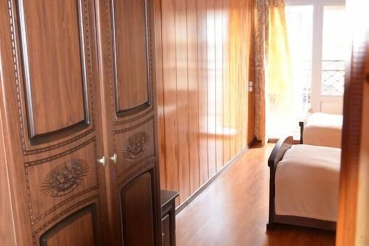 Room 22 of 46