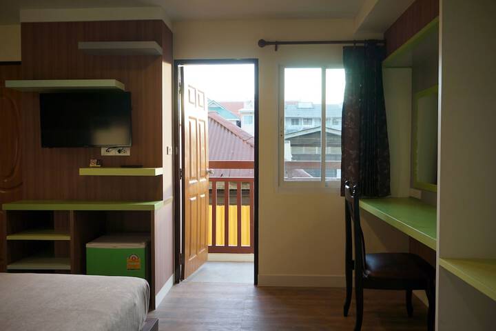 Room 12 of 115