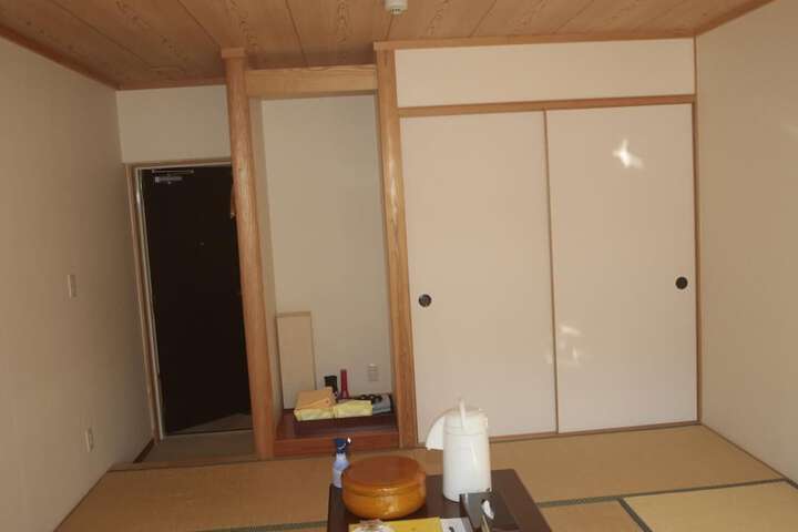 Room 6 of 45