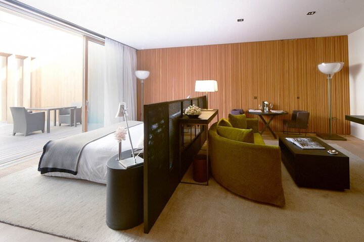 Room 10 of 136