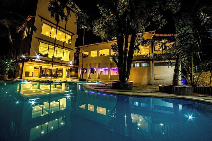 Pool 6 of 11