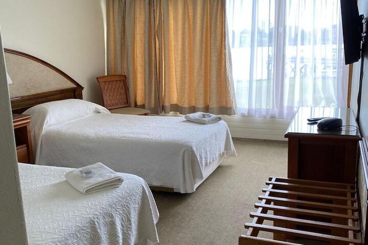 Room 8 of 20