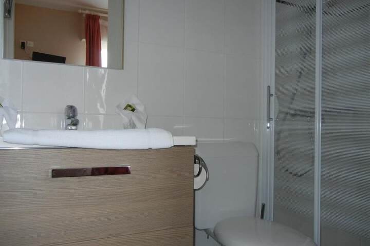 Room 20 of 32